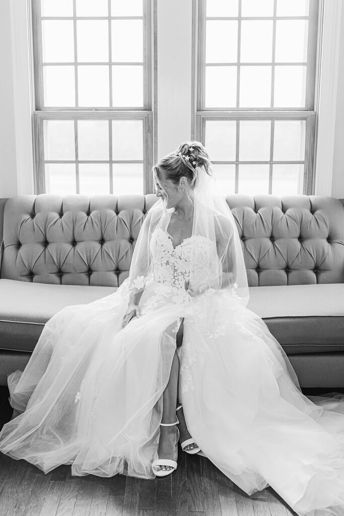 Wedding day moments at a Blue Sky Barn wedding filled with joy and connection