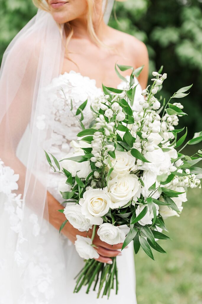 Wedding day details and getting-ready moments at a Blue Sky Barn wedding