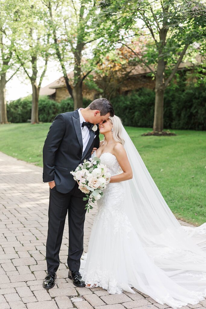 Wedding day moments at an Indianwood Country Club wedding